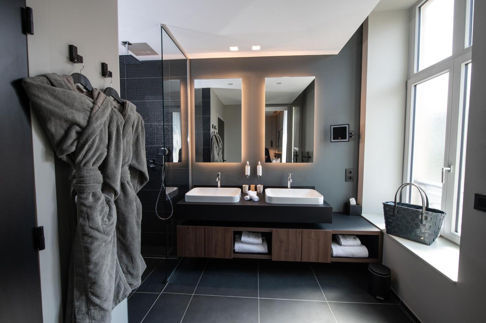 Best Western Premier Le Chapitre Hotel And Spa Remiremont Eksteriør billede