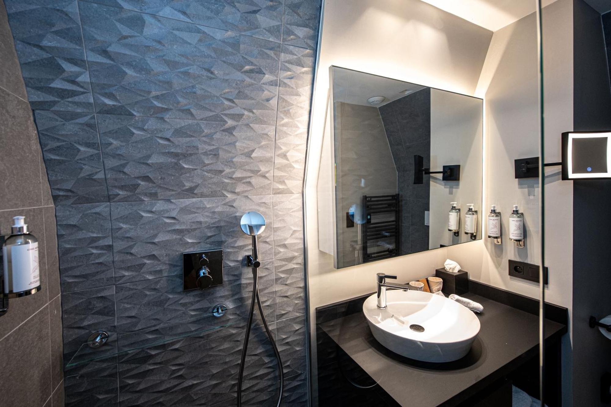 Best Western Premier Le Chapitre Hotel And Spa Remiremont Eksteriør billede