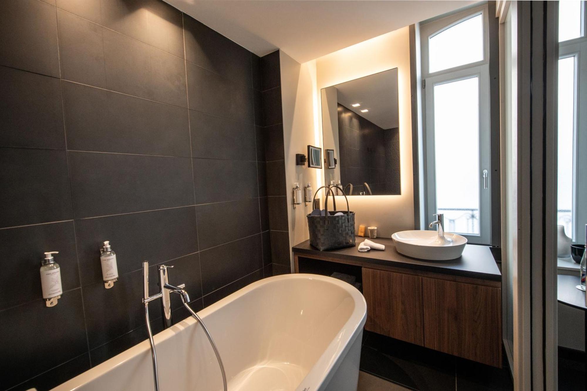 Best Western Premier Le Chapitre Hotel And Spa Remiremont Eksteriør billede