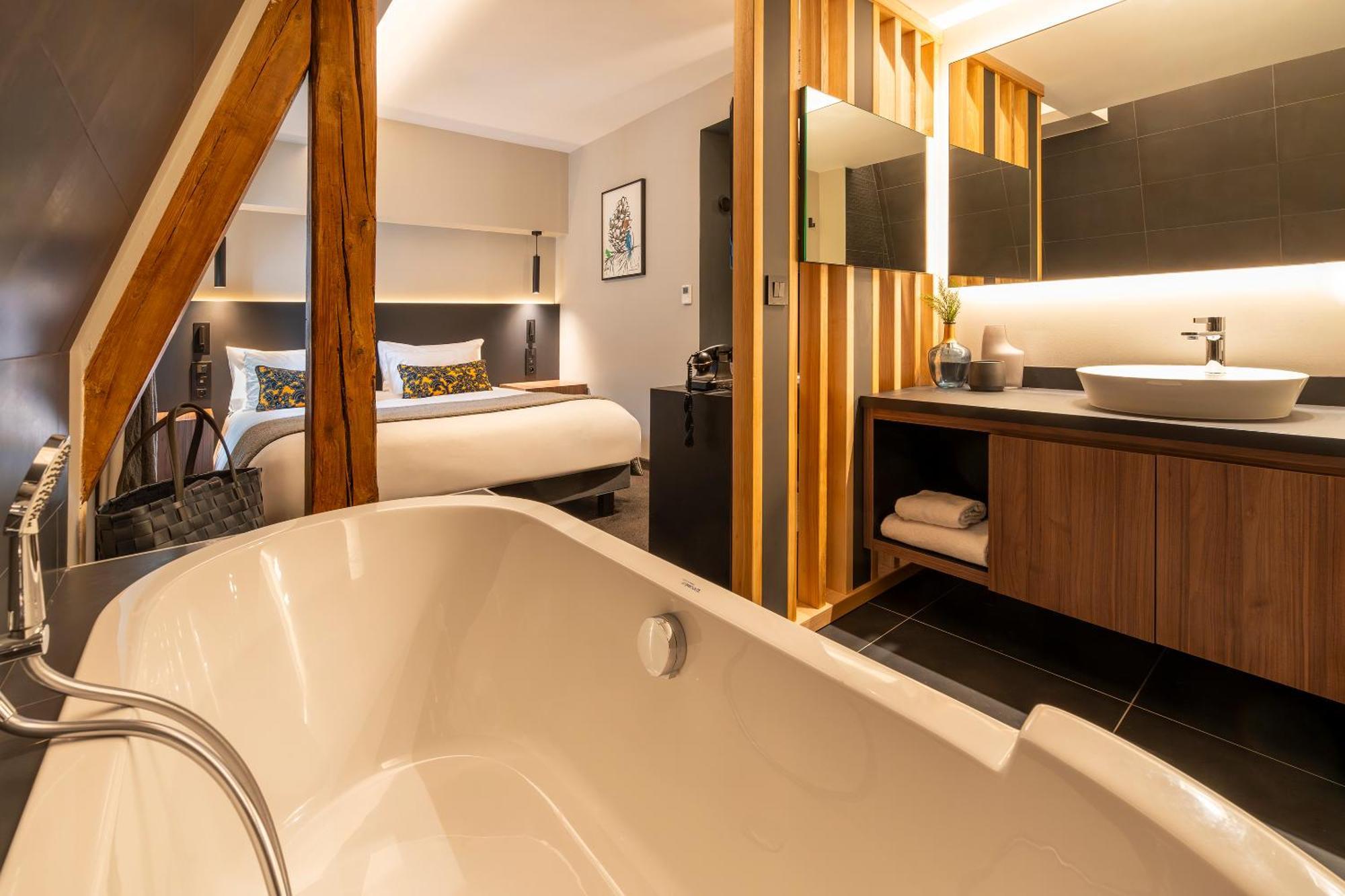 Best Western Premier Le Chapitre Hotel And Spa Remiremont Eksteriør billede